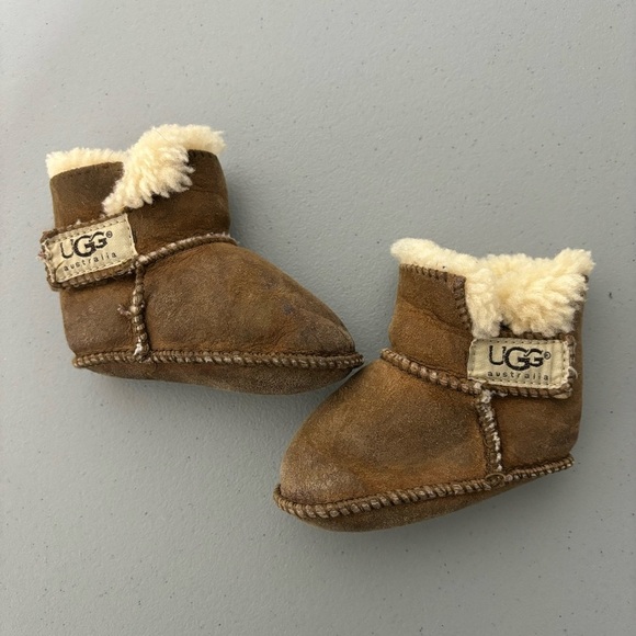 UGG Other - UGG Crib Infant Boots Soft Sole Small Leather Shearling Lined Brown Hook & Loop